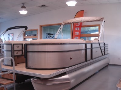 featured boat from moon marine