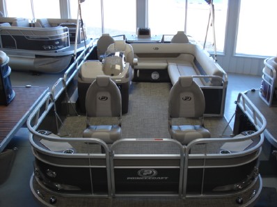 featured boat from moon marine