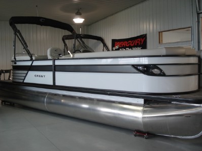 featured boat from moon marine