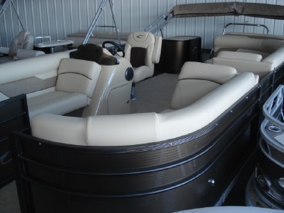 featured boat from moon marine