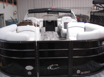 featured boat from moon marine
