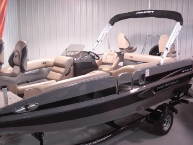 featured boat from moon marine