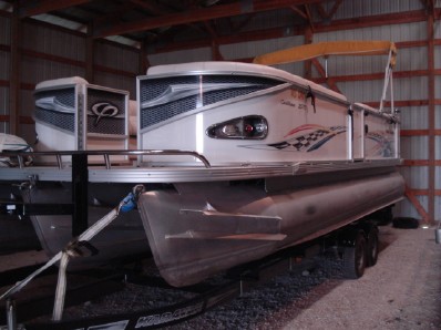 featured boat from moon marine