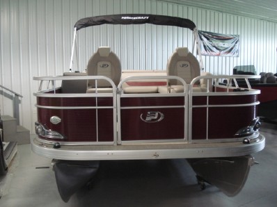 featured boat from moon marine