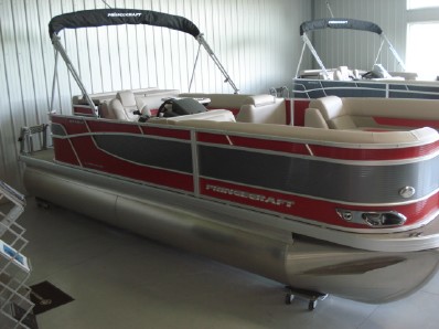 featured boat from moon marine