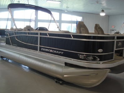 featured boat from moon marine