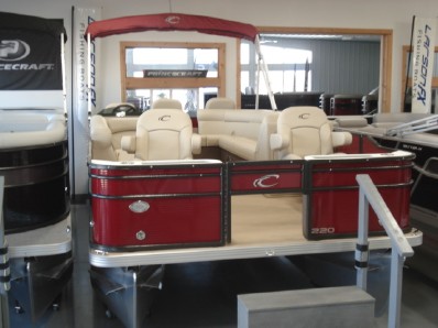 featured boat from moon marine