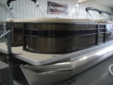 featured boat from moon marine