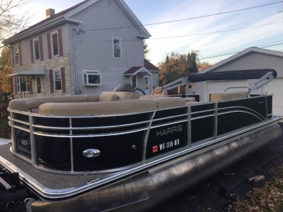 featured boat from moon marine